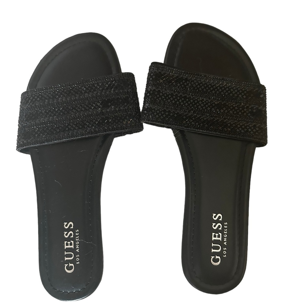 ❤️NWOT Guess slide sandals 🖤